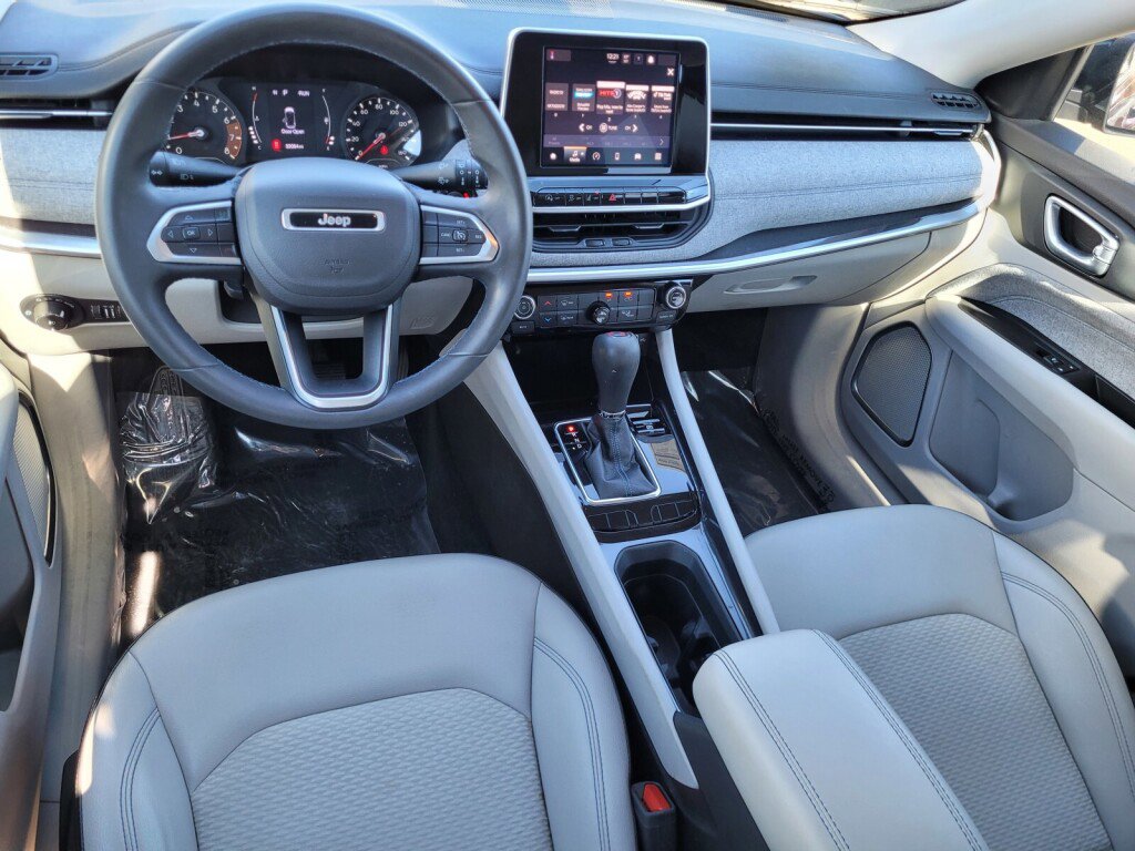 Used 2022 Jeep Compass Latitude image 15