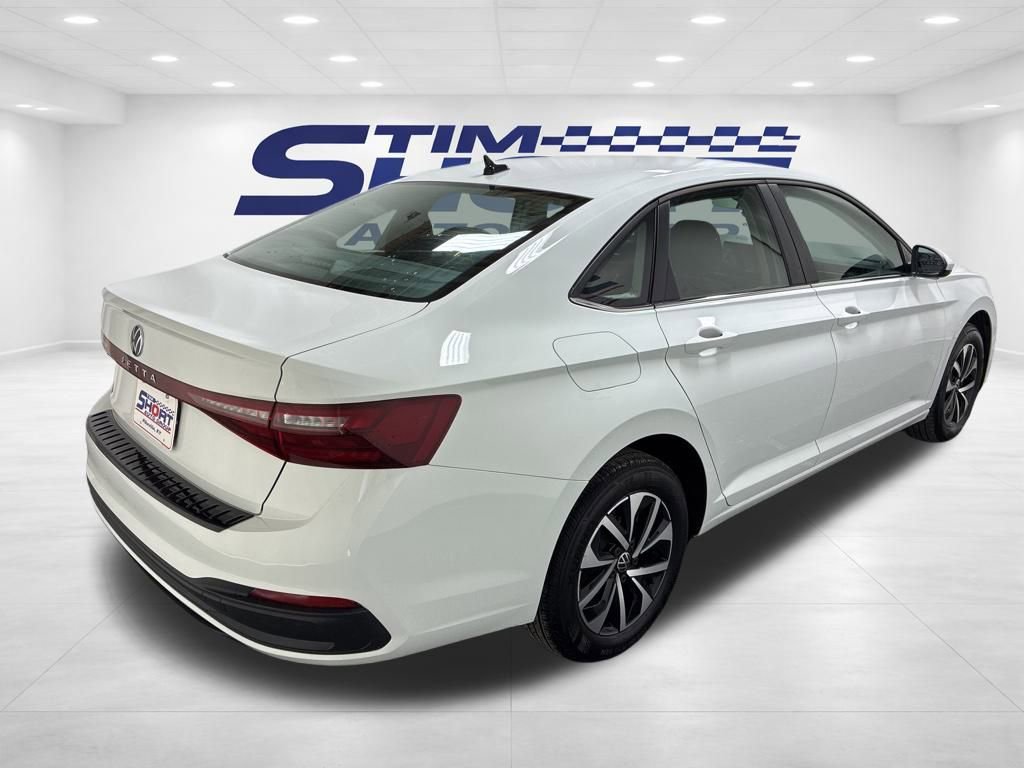 Used 2025 Volkswagen Jetta S image 4