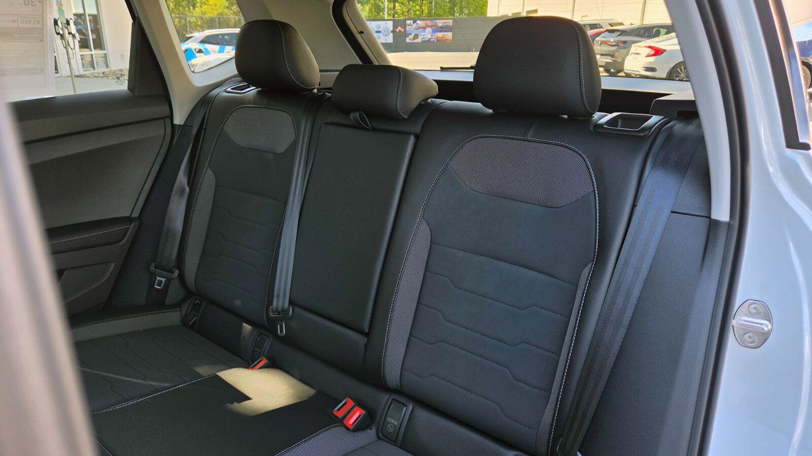 New 2027 Volkswagen Taos SE FWD image 44