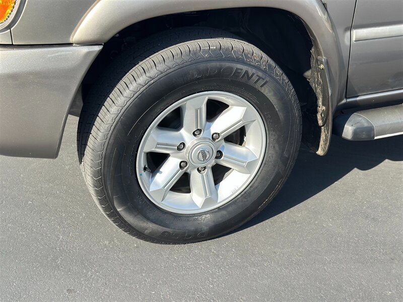 Used 2004 Nissan Pathfinder SE AWD/4WD image 38