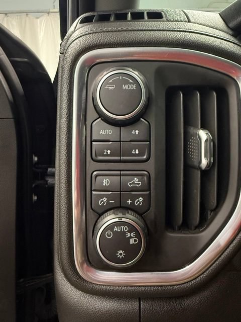 Used 2022 Chevrolet Silverado 1500 LT Trail Boss w/ Bed Protection Package AWD/4WD image 16