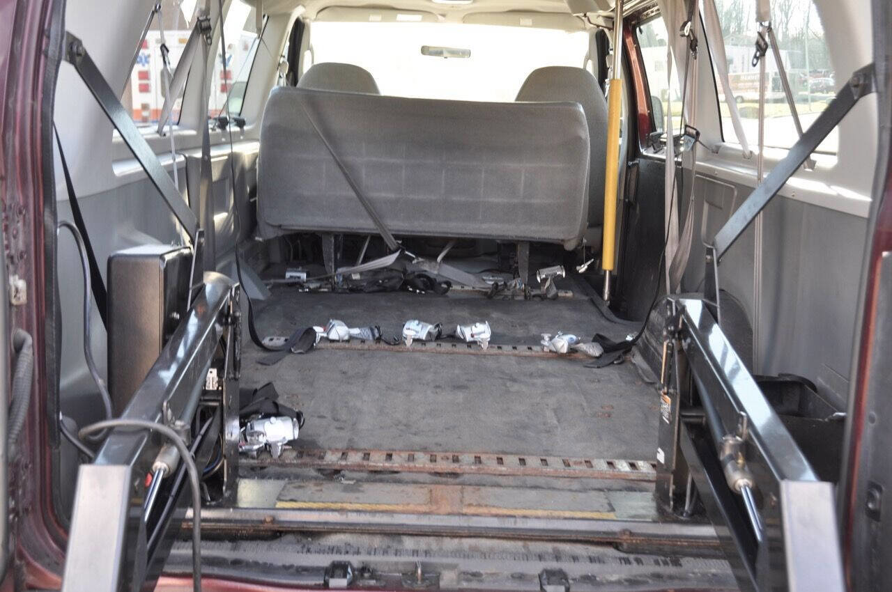 Used 2005 Ford E-350 and Econoline 350 XL image 21