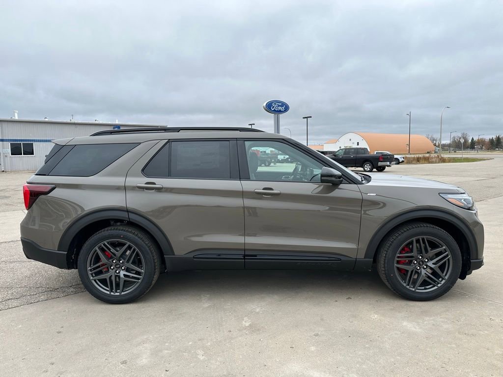 New 2026 Ford Explorer ST-Line w/ ST-Line Street Pack image 6