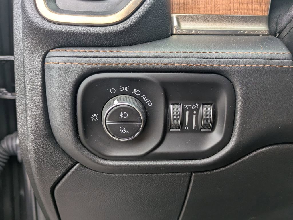 Used 2021 RAM 2500 Limited image 16