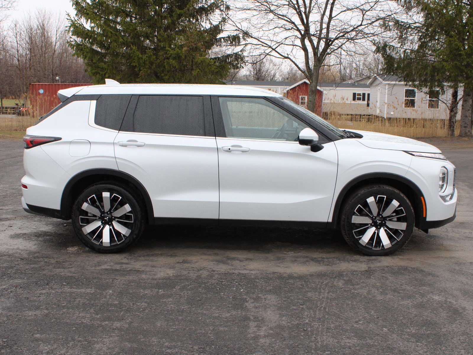 Used 2025 Mitsubishi Outlander SE AWD/4WD image 5