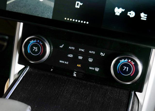 Used 2023 Land Rover Range Rover SE image 14