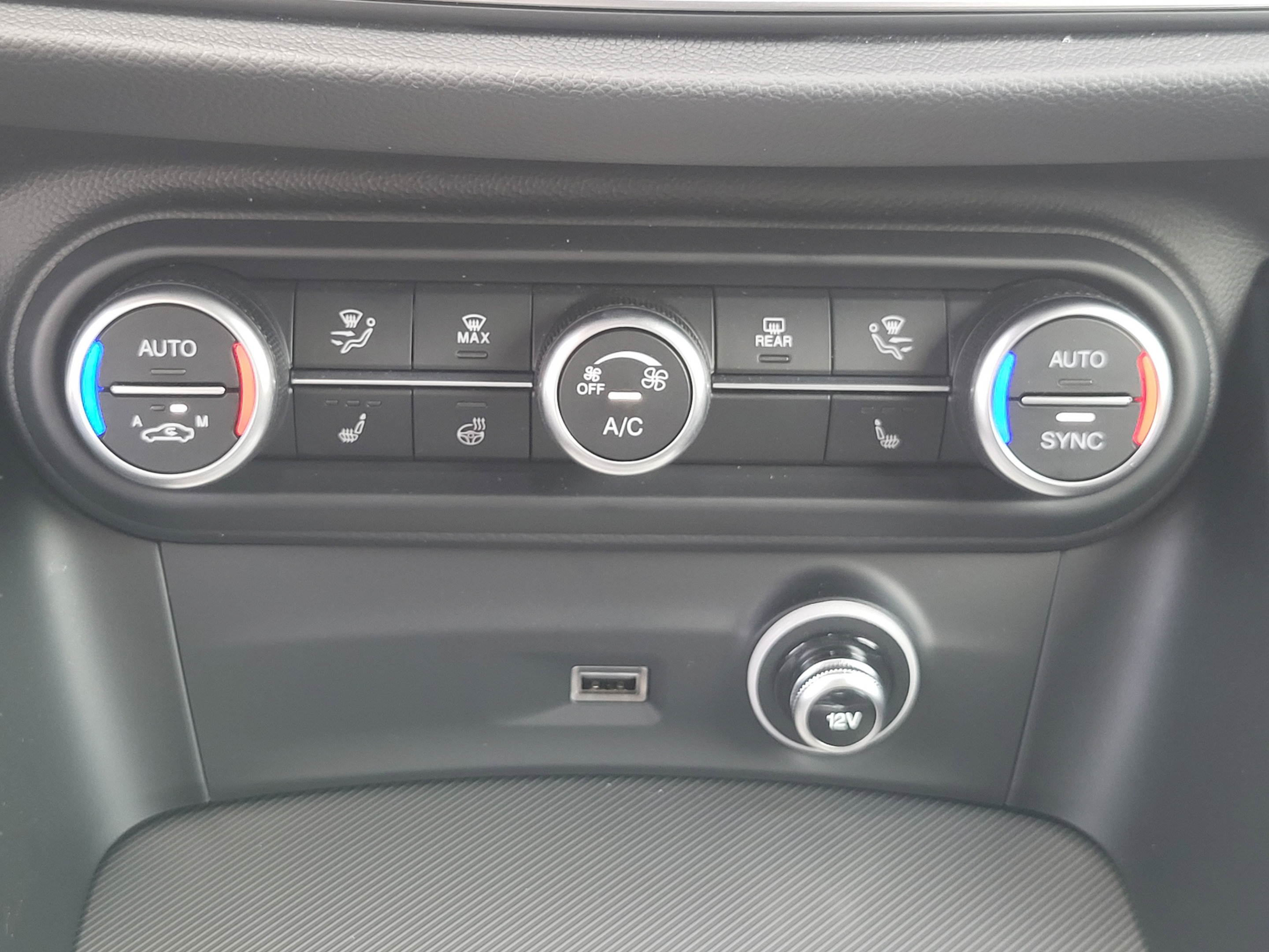New 2025 Alfa Romeo Stelvio Sprint AWD/4WD image 25