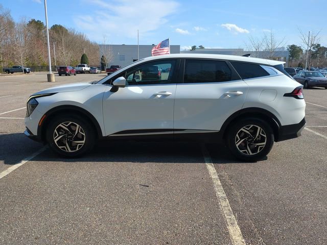 Used 2024 Kia Sportage LX image 7