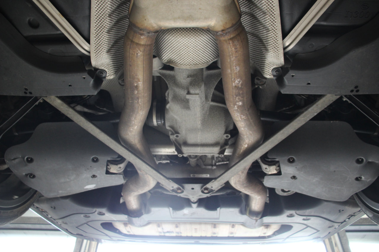 Used 2018 BMW M760i xDrive image 96