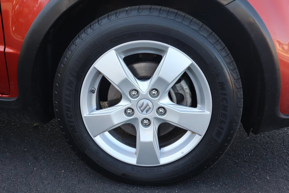Used 2010 Suzuki SX4 Touring AWD/4WD image 43