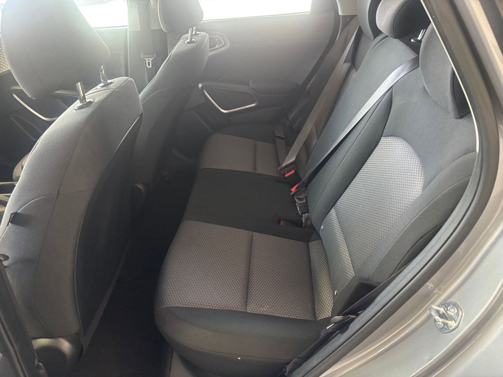 Used 2025 Kia Soul LX w/ LX Technology Package FWD image 29