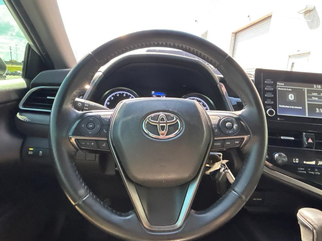Used 2023 Toyota Camry SE FWD image 18