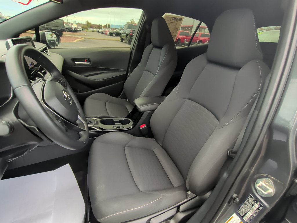 Used 2025 Toyota Corolla SE FWD image 11