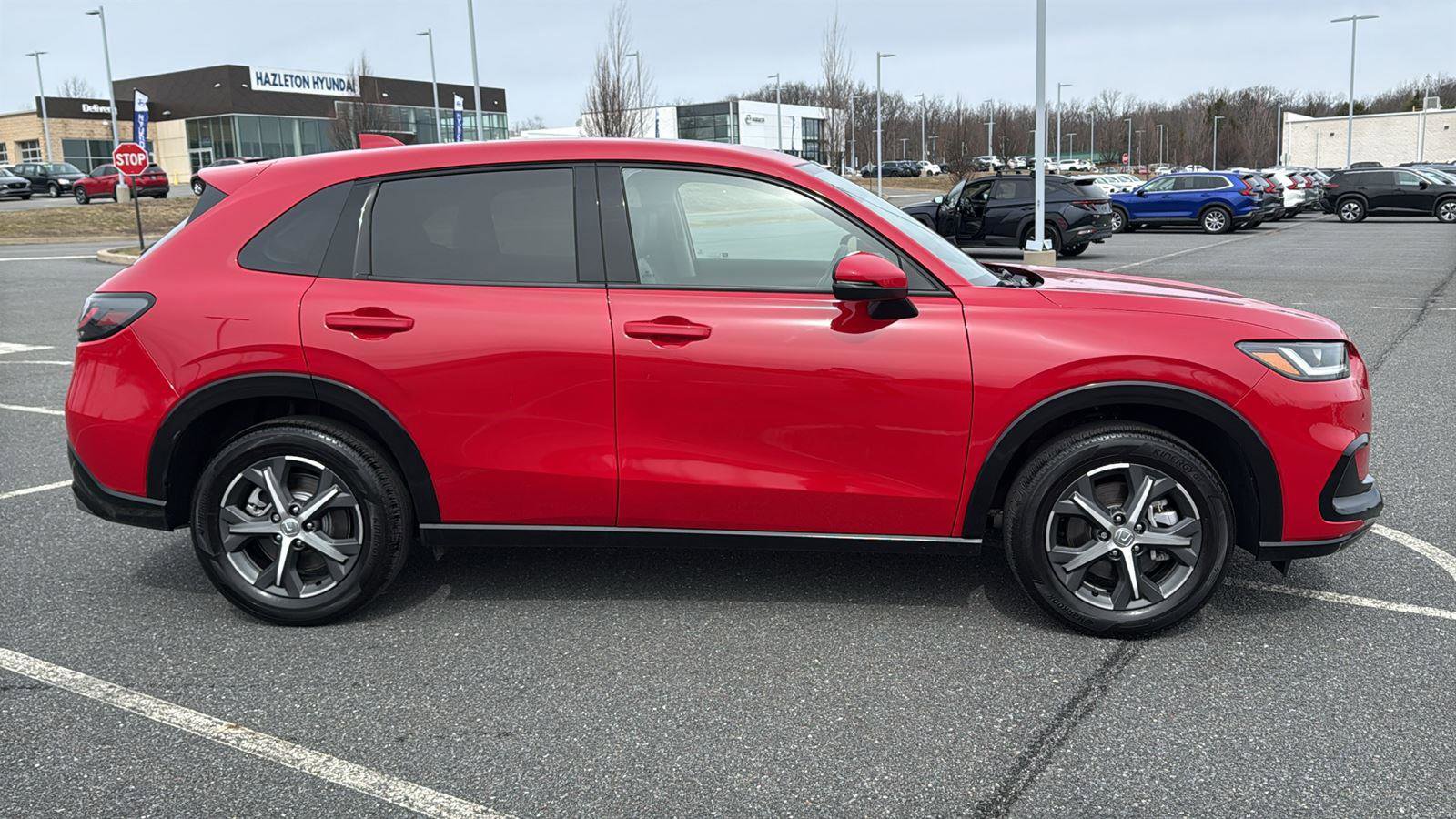 Used 2025 Honda HR-V EX-L image 4