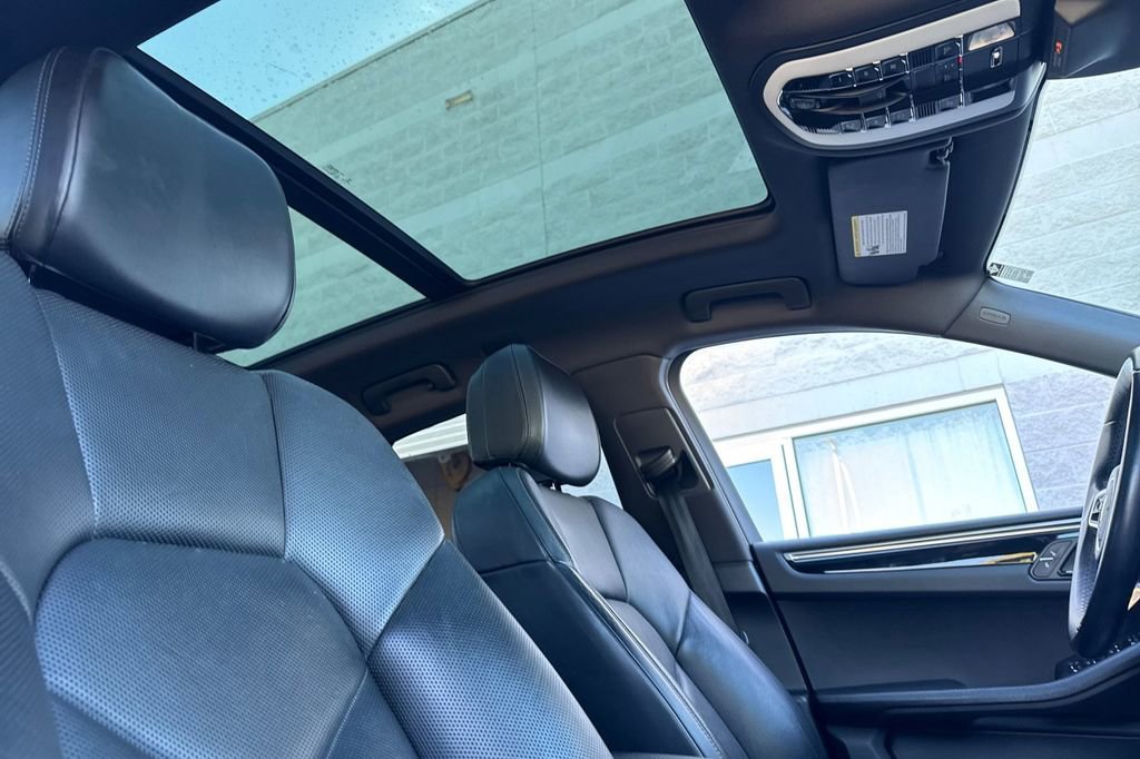 Used 2018 Porsche Macan image 15