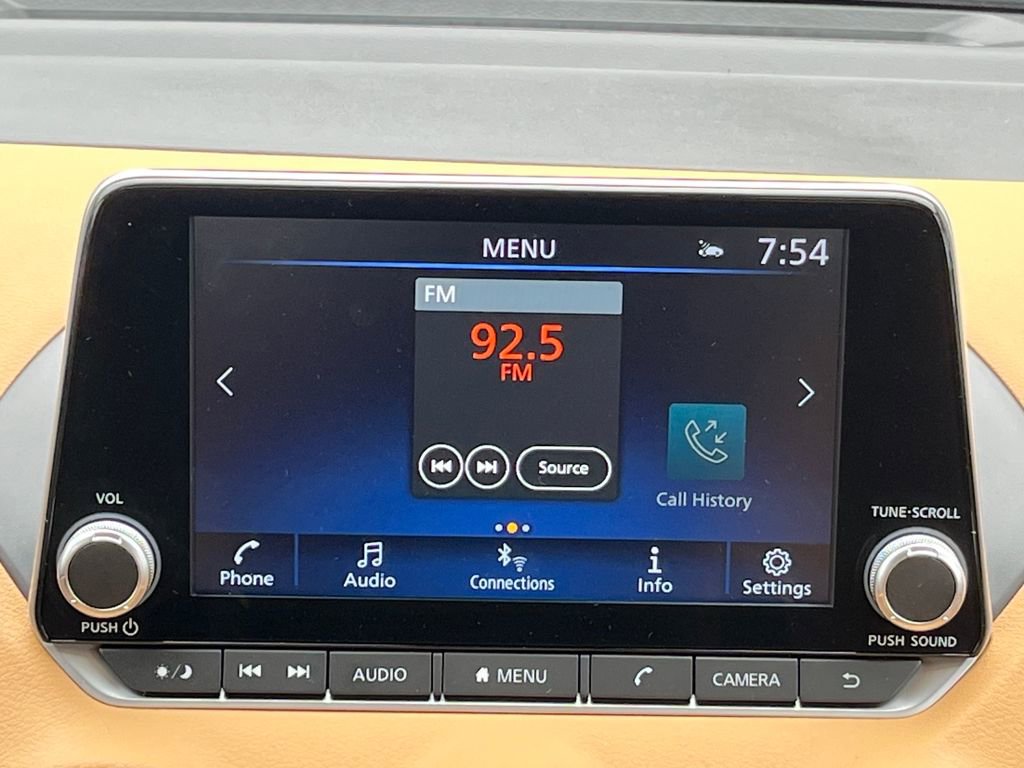 New 2025 Nissan Sentra SV w/ SV Premium Package image 25