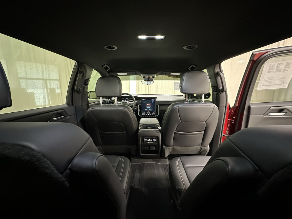 Used 2026 GMC Acadia Elevation w/ Black Edition AWD/4WD image 19