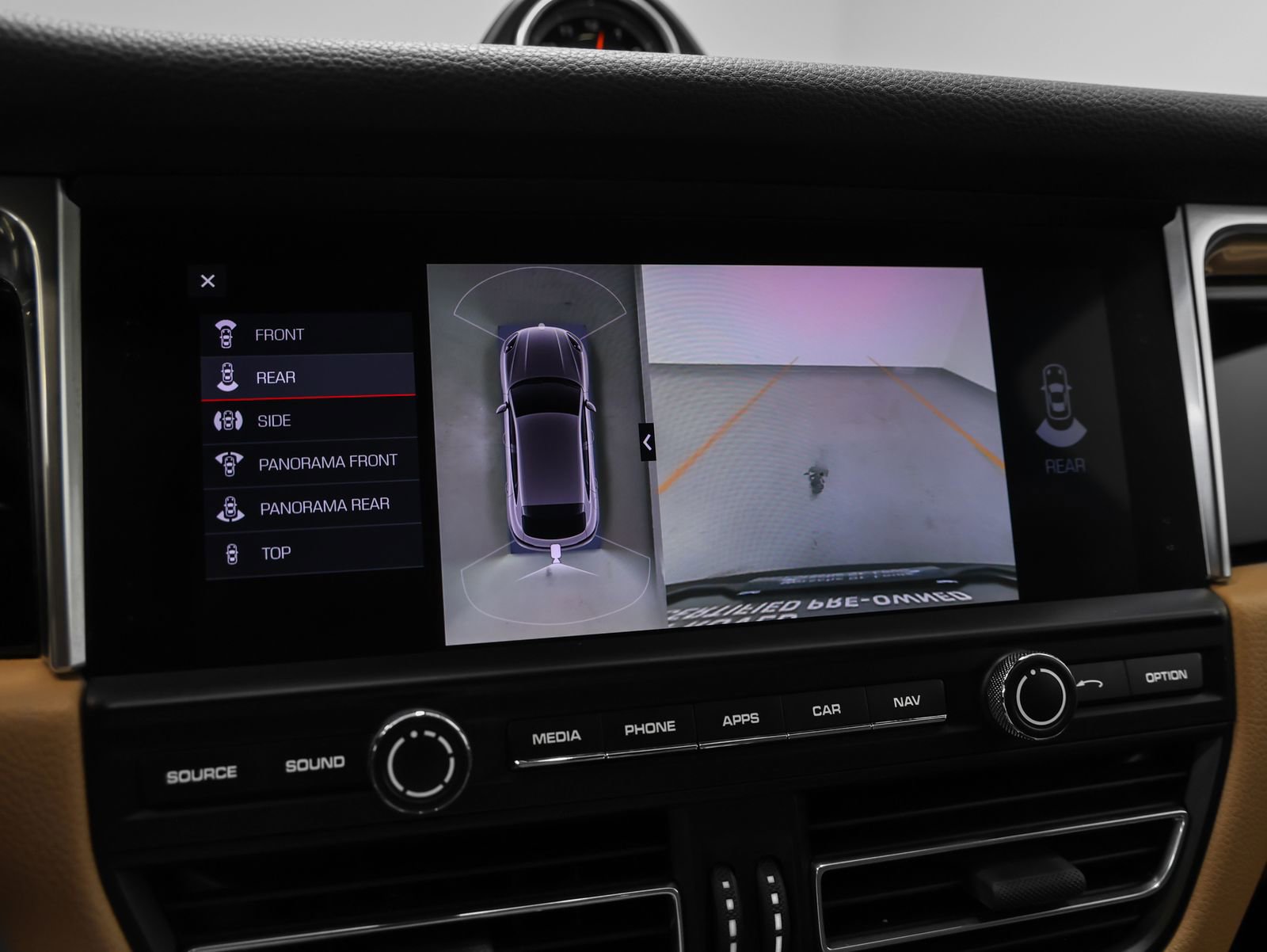 Certified 2021 Porsche Macan S image 38