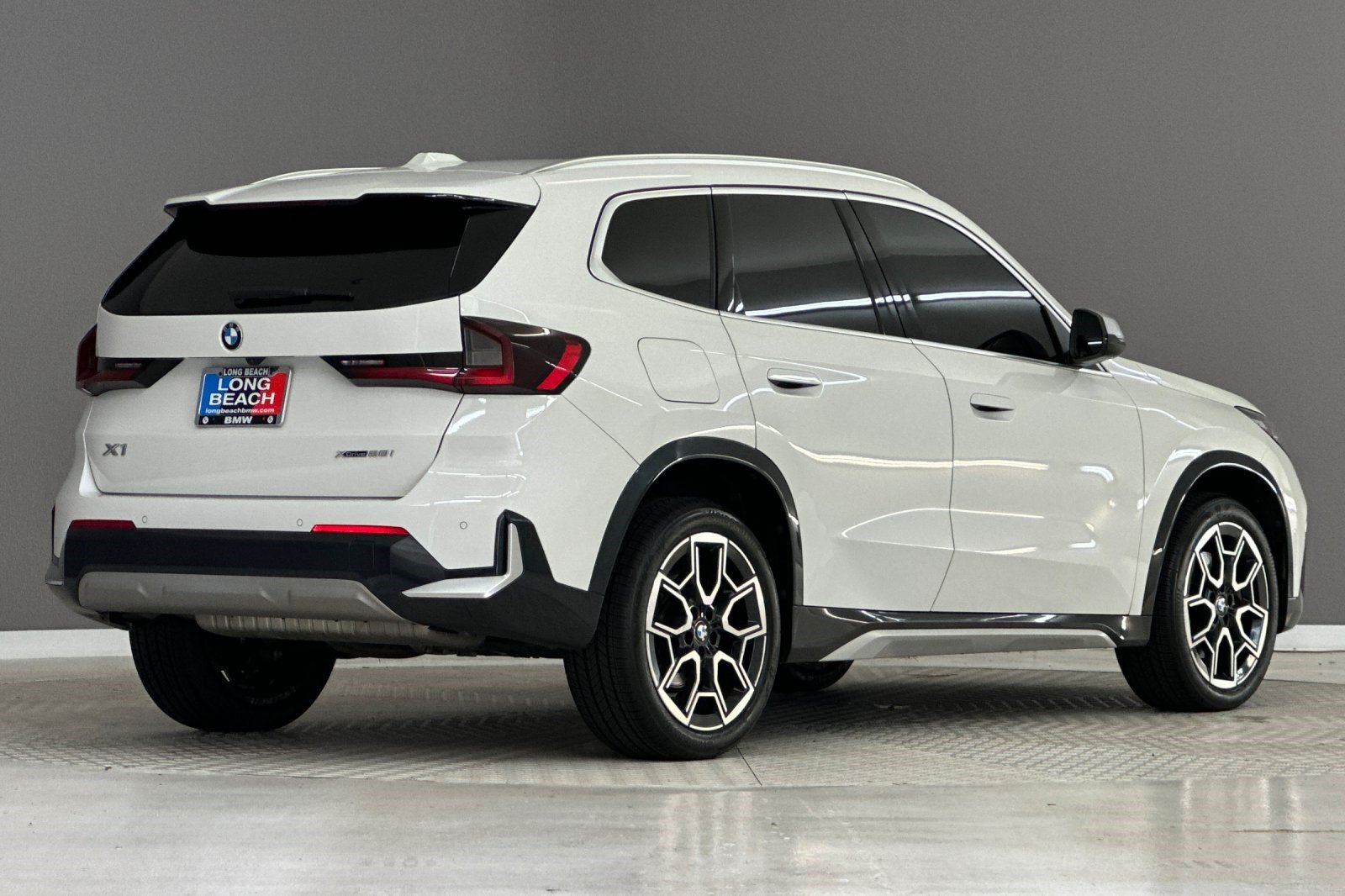 Certified 2023 BMW X1 xDrive28i w/ Convenience Package AWD/4WD image 9