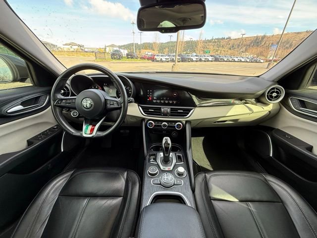 Used 2021 Alfa Romeo Giulia Sprint w/ Nero Edizione image 13