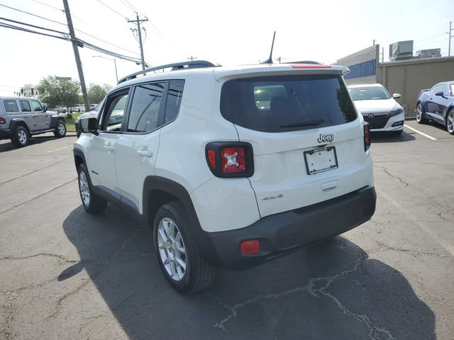 Used 2023 Jeep Renegade Latitude w/ Premium Group AWD/4WD image 3