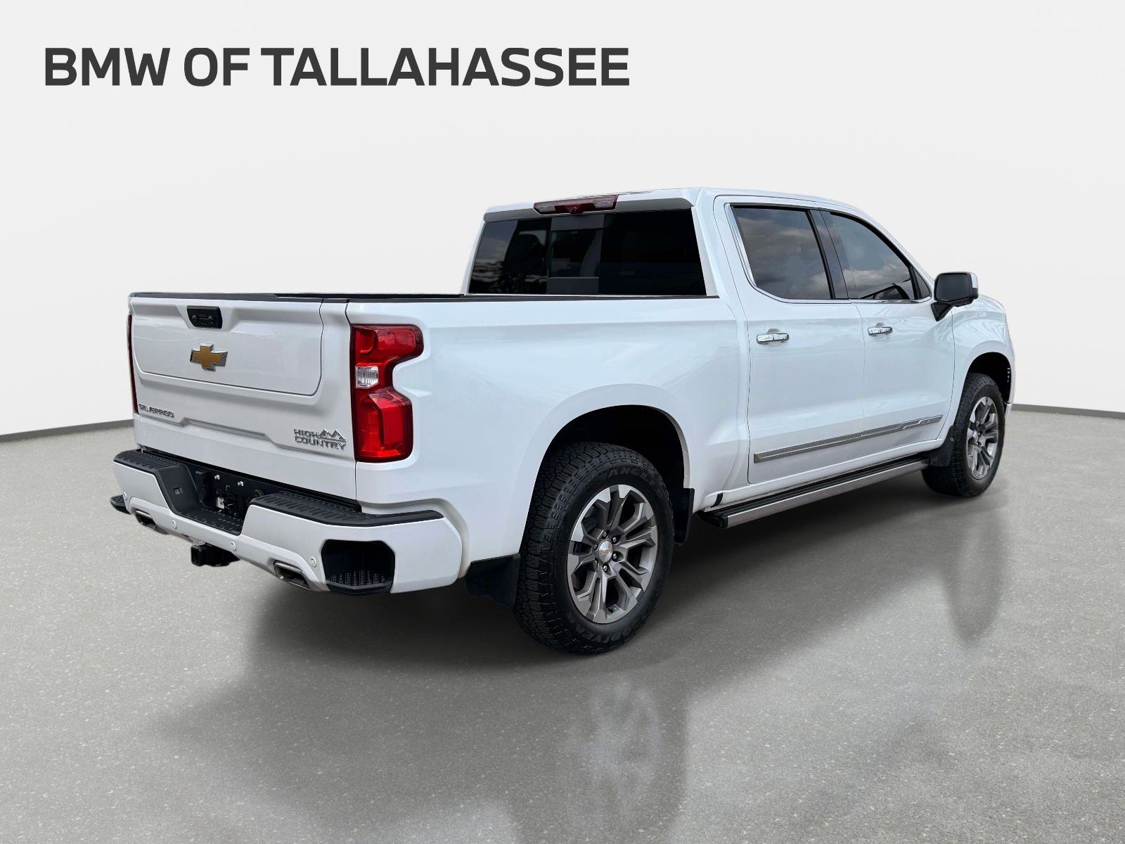 Used 2025 Chevrolet Silverado 1500 High Country w/ Technology Package AWD/4WD image 6