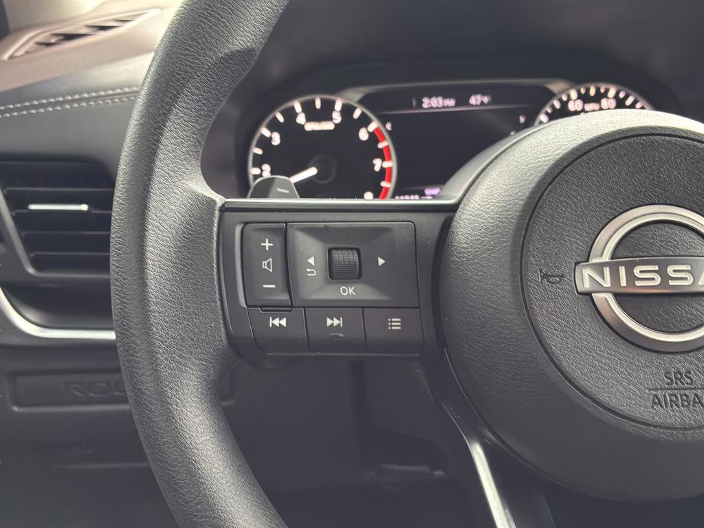 Used 2023 Nissan Rogue S image 28
