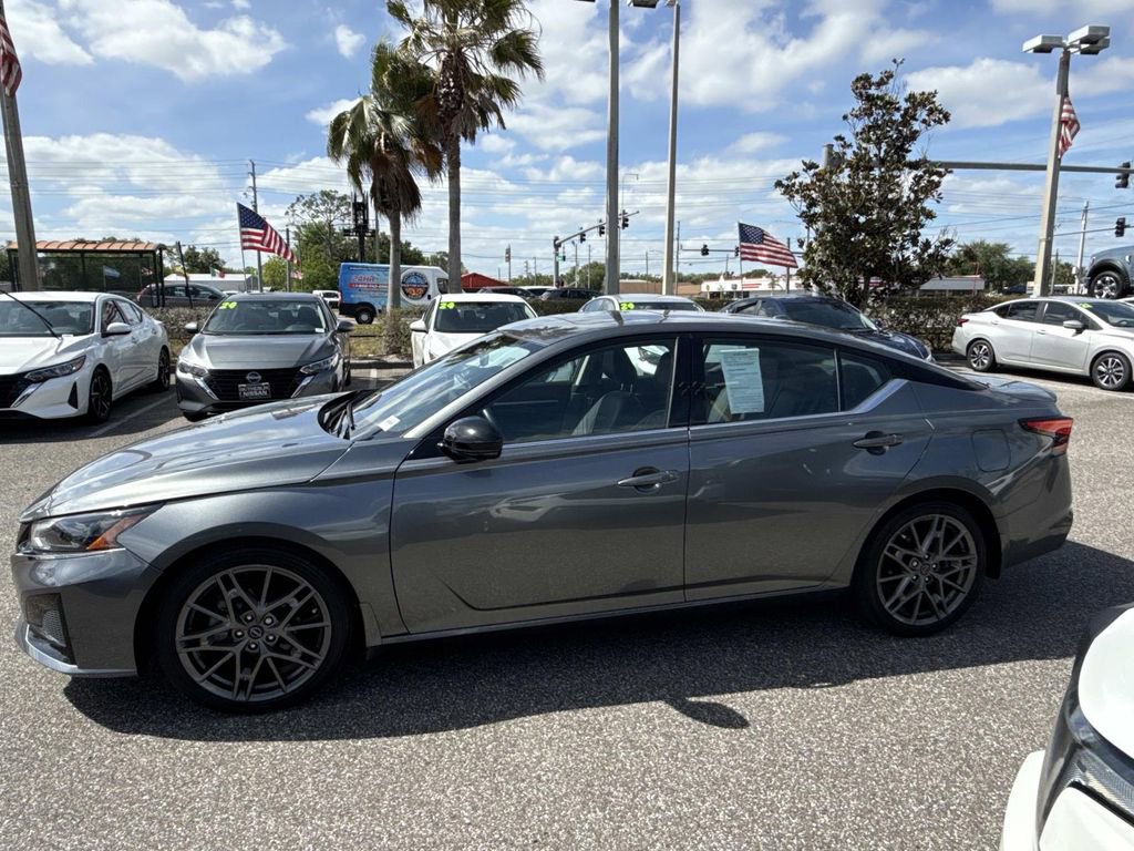 Certified 2023 Nissan Altima 2.0 SR FWD image 7