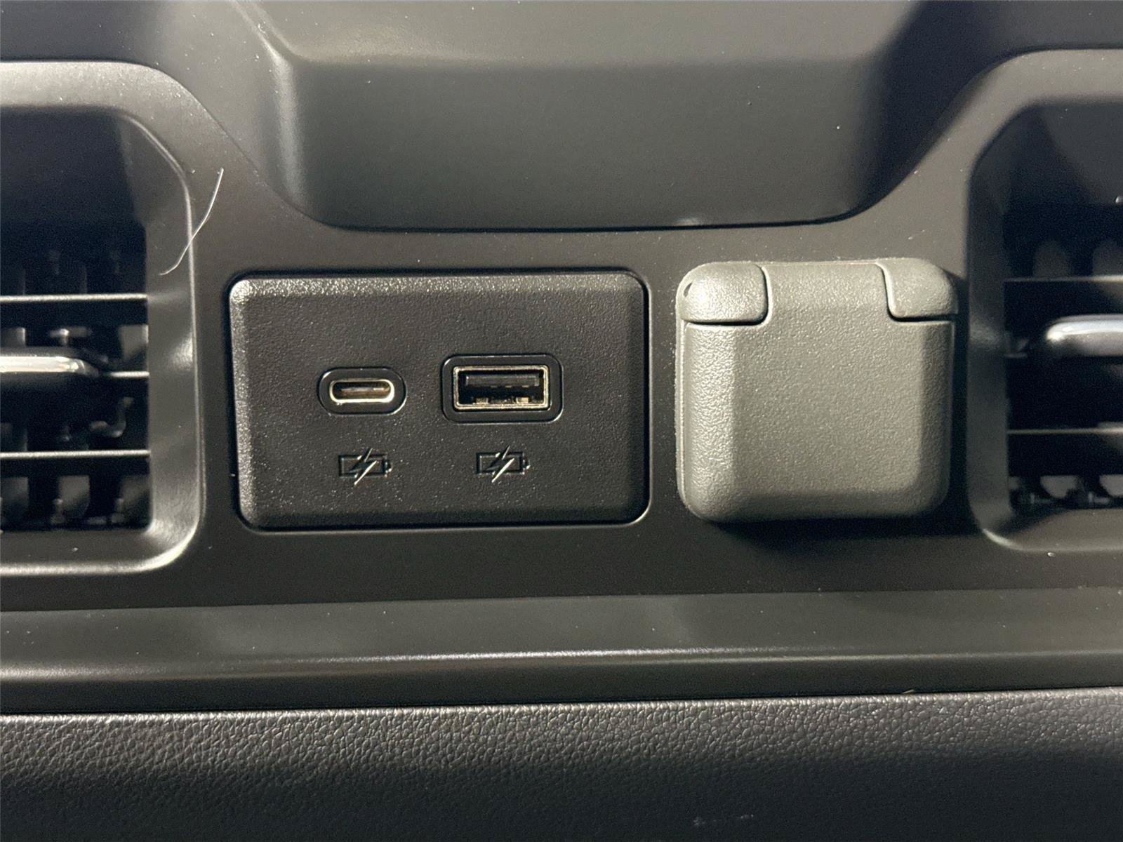 Used 2020 Chevrolet Silverado 1500 RST w/ All-Star Edition AWD/4WD image 36
