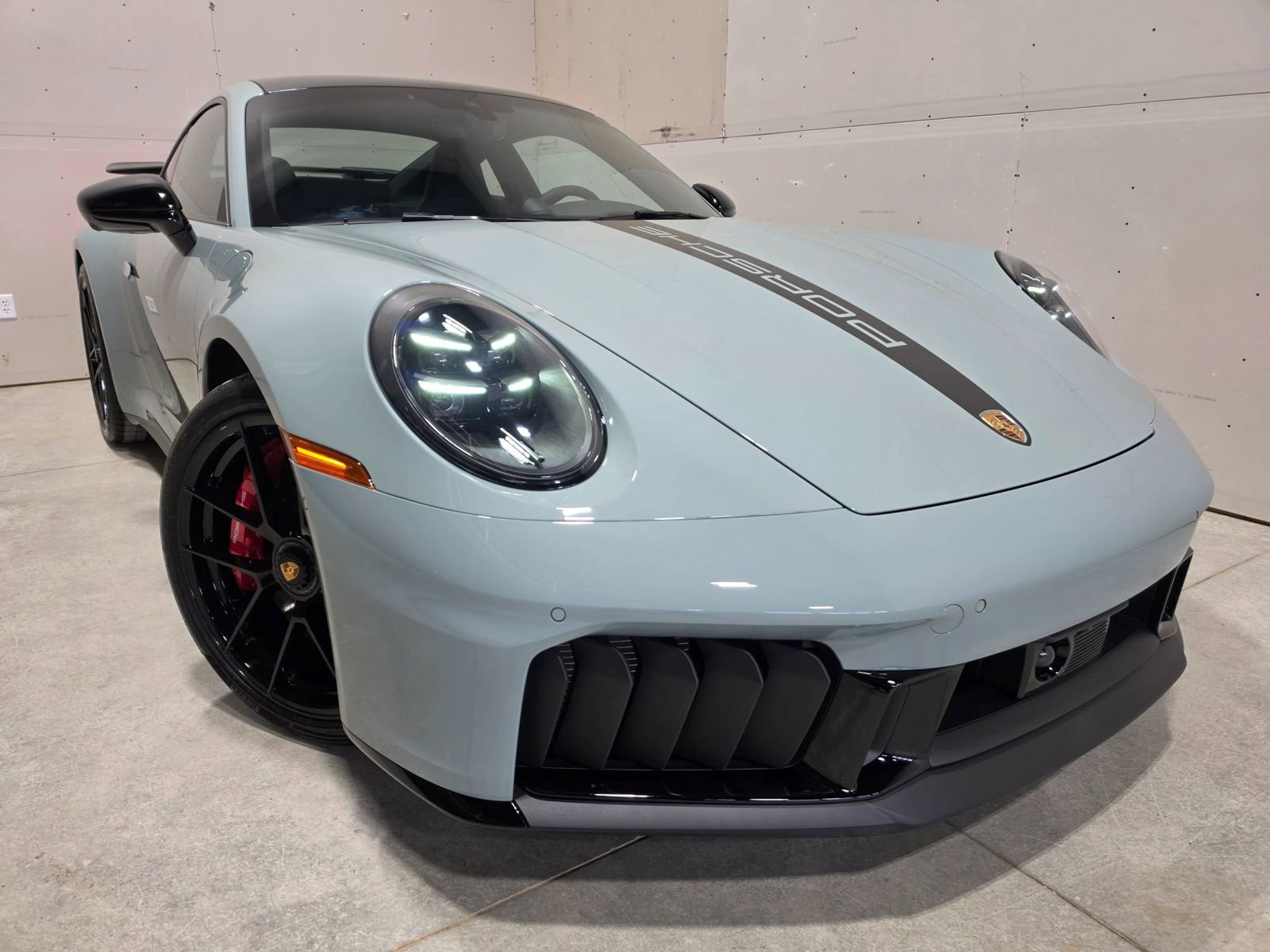 Used 2025 Porsche 911 Carrera 4 GTS AWD/4WD video 1