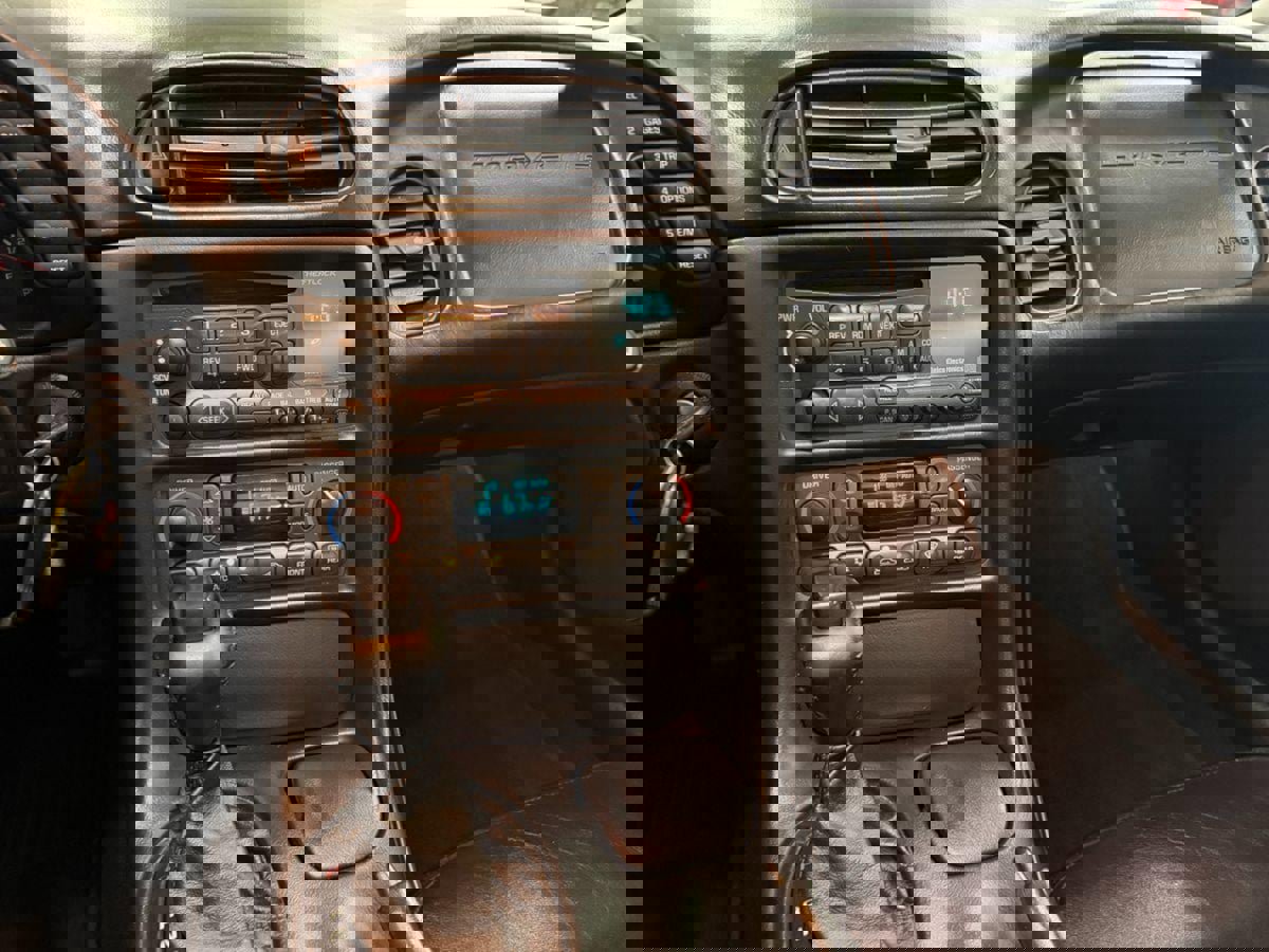 Used 2000 Chevrolet Corvette Convertible w/ Memory Pkg image 23