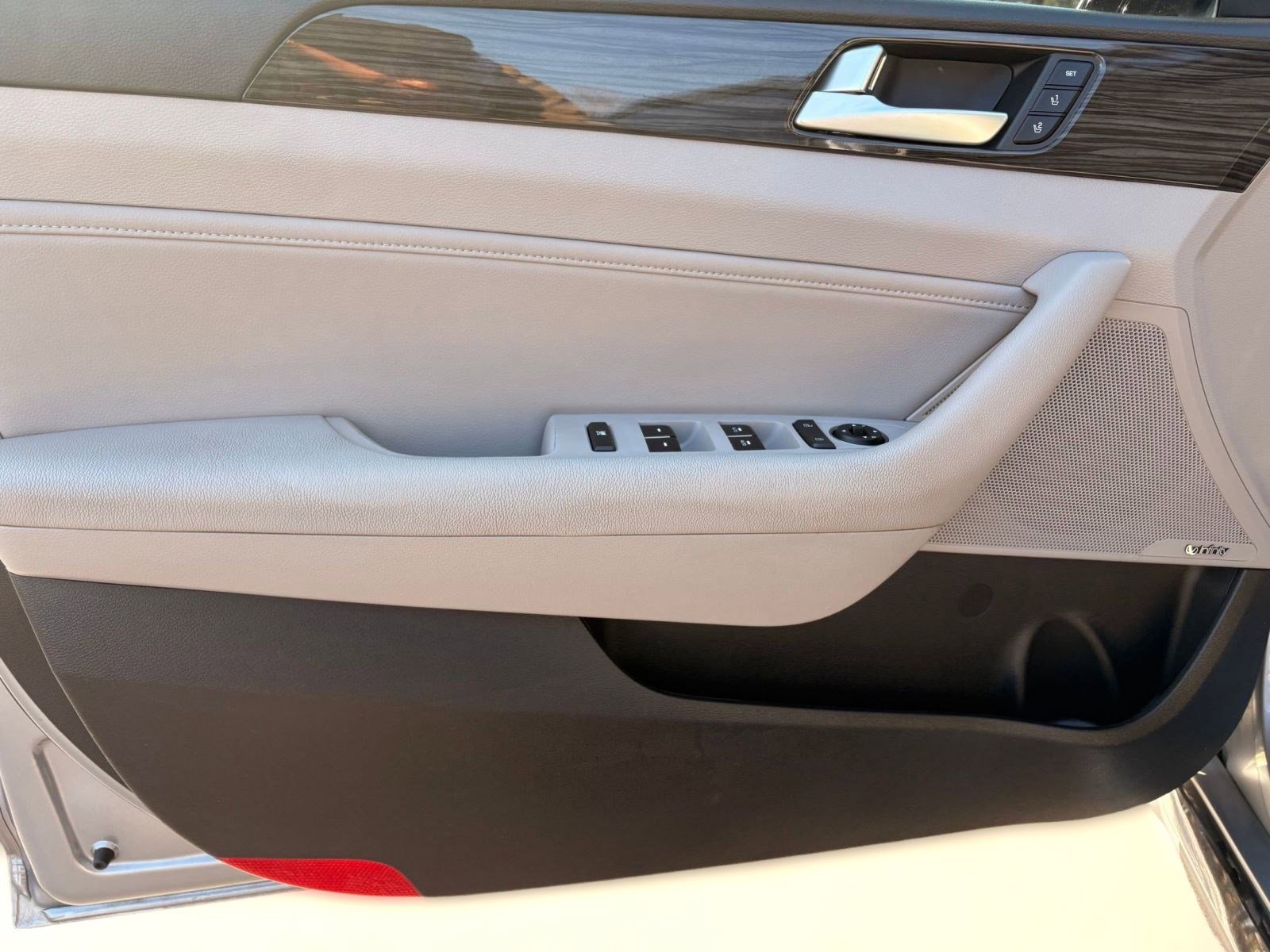 Used 2015 Hyundai Sonata Limited w/ Option Group 05 image 21