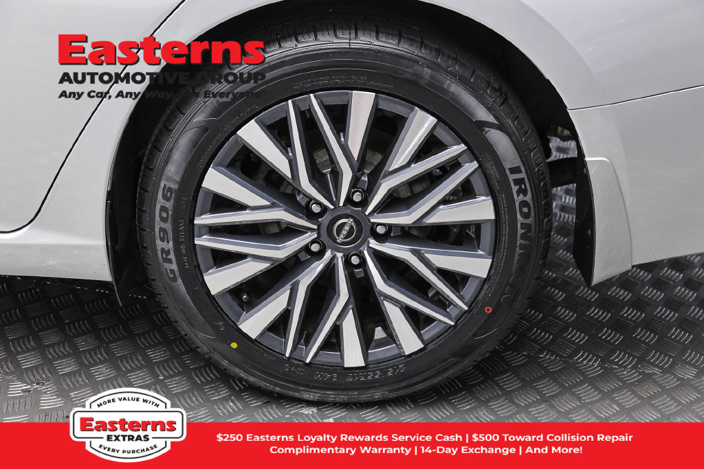 Used 2023 Nissan Altima 2.5 SV FWD image 9