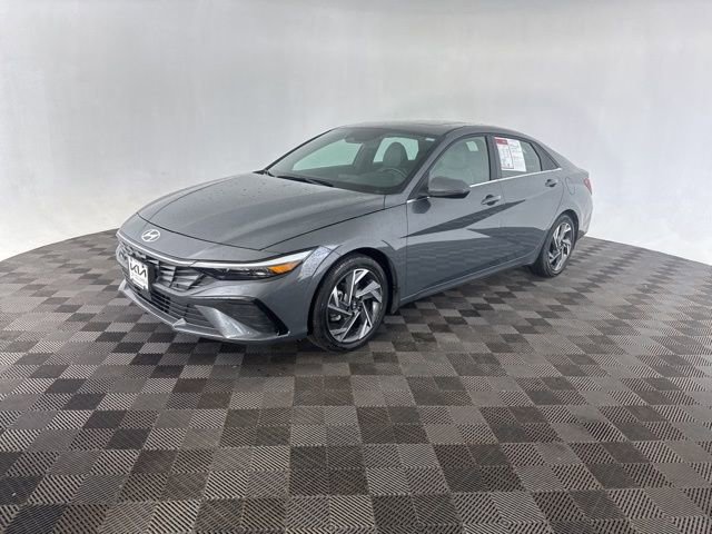 Used 2024 Hyundai Elantra Limited image 5