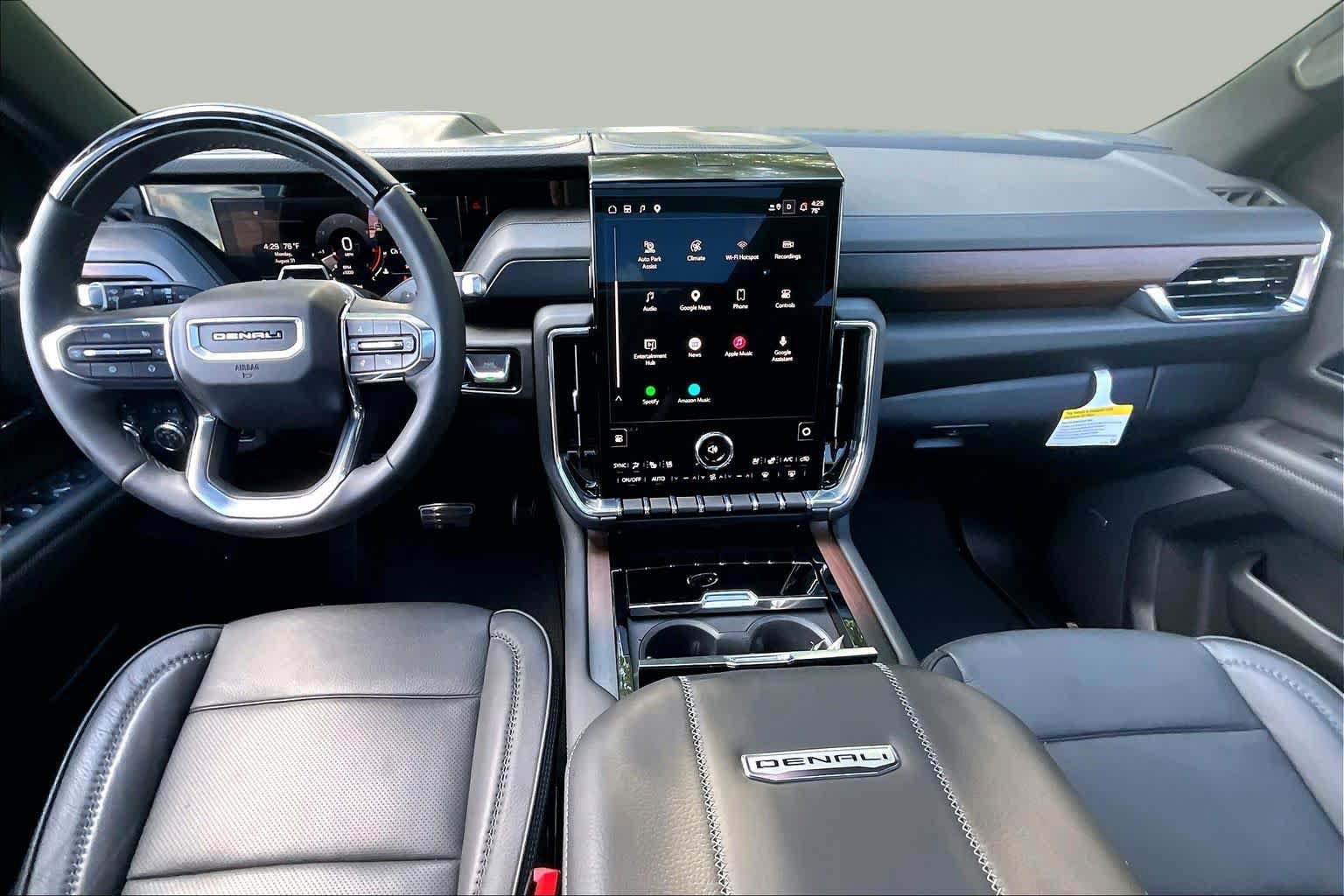 Used 2026 GMC Yukon Denali w/ Denali Reserve Package AWD/4WD image 15