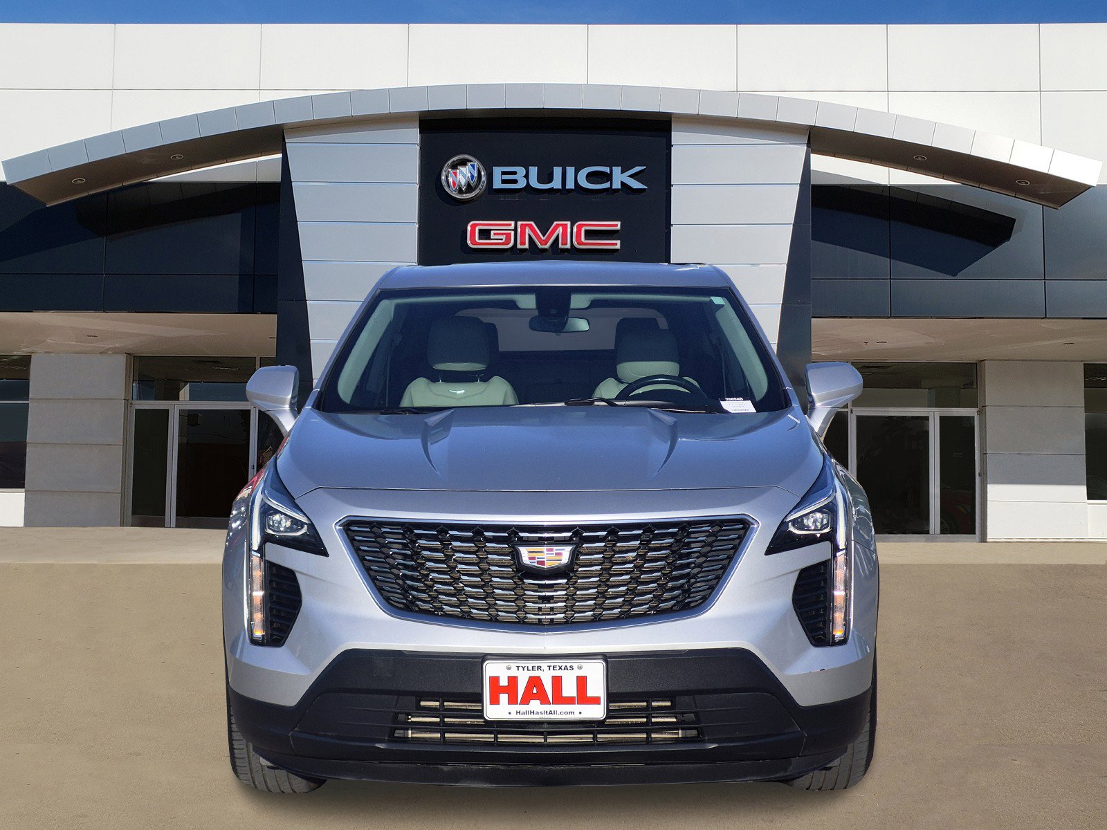 Used 2019 Cadillac XT4 Luxury image 2