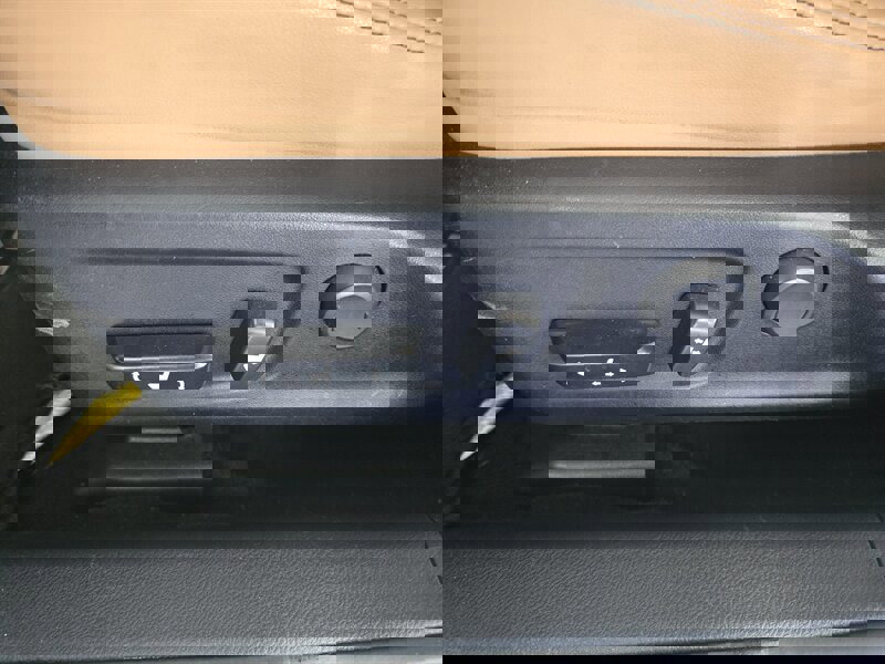 Used 2016 Lexus IS 200t image 18