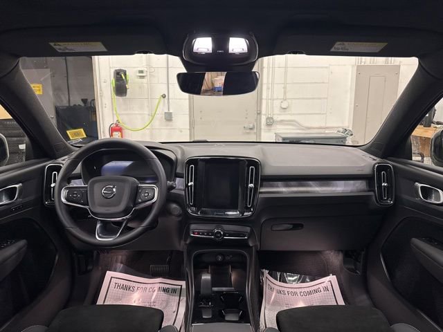 Used 2023 Volvo XC40 Recharge Plus image 20