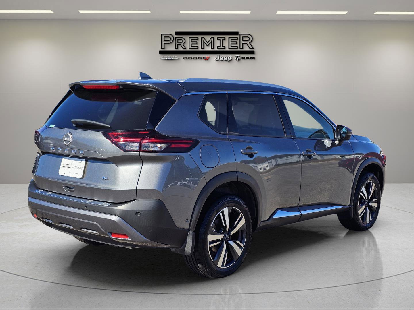 Used 2023 Nissan Rogue SL w/ SL Premium Package image 8