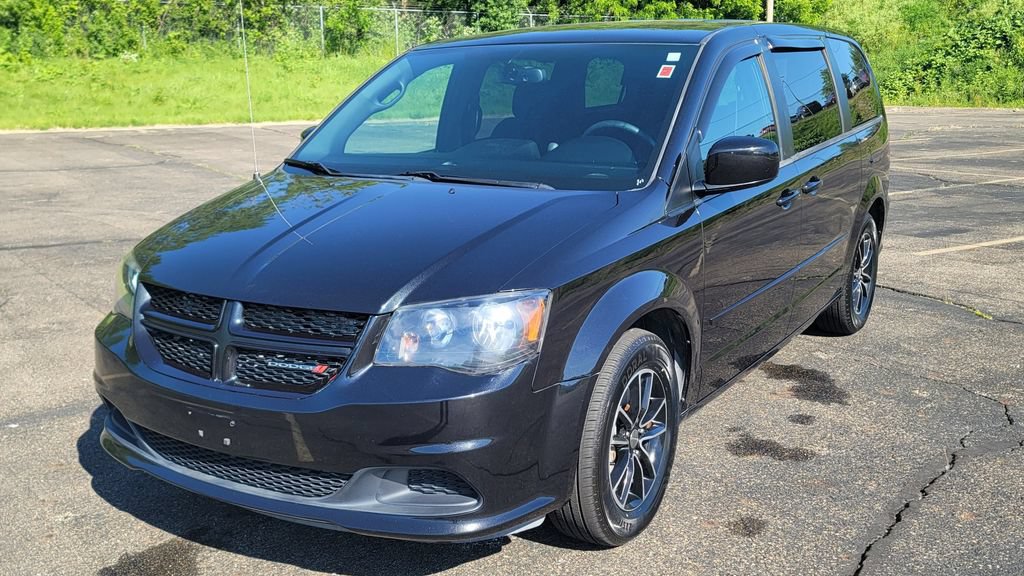 Used 2016 Dodge Grand Caravan SE FWD image 3