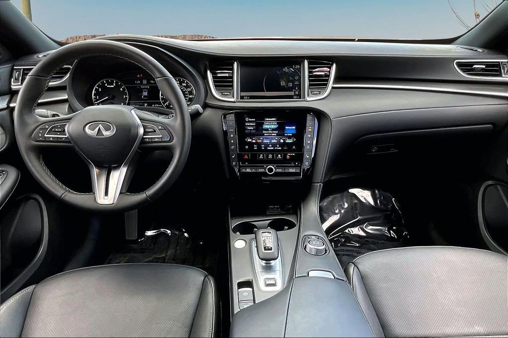 Used 2025 INFINITI QX55 Essential AWD/4WD image 16