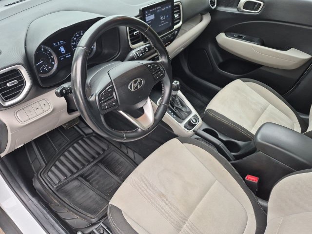 Used 2022 Hyundai Venue SEL FWD image 12