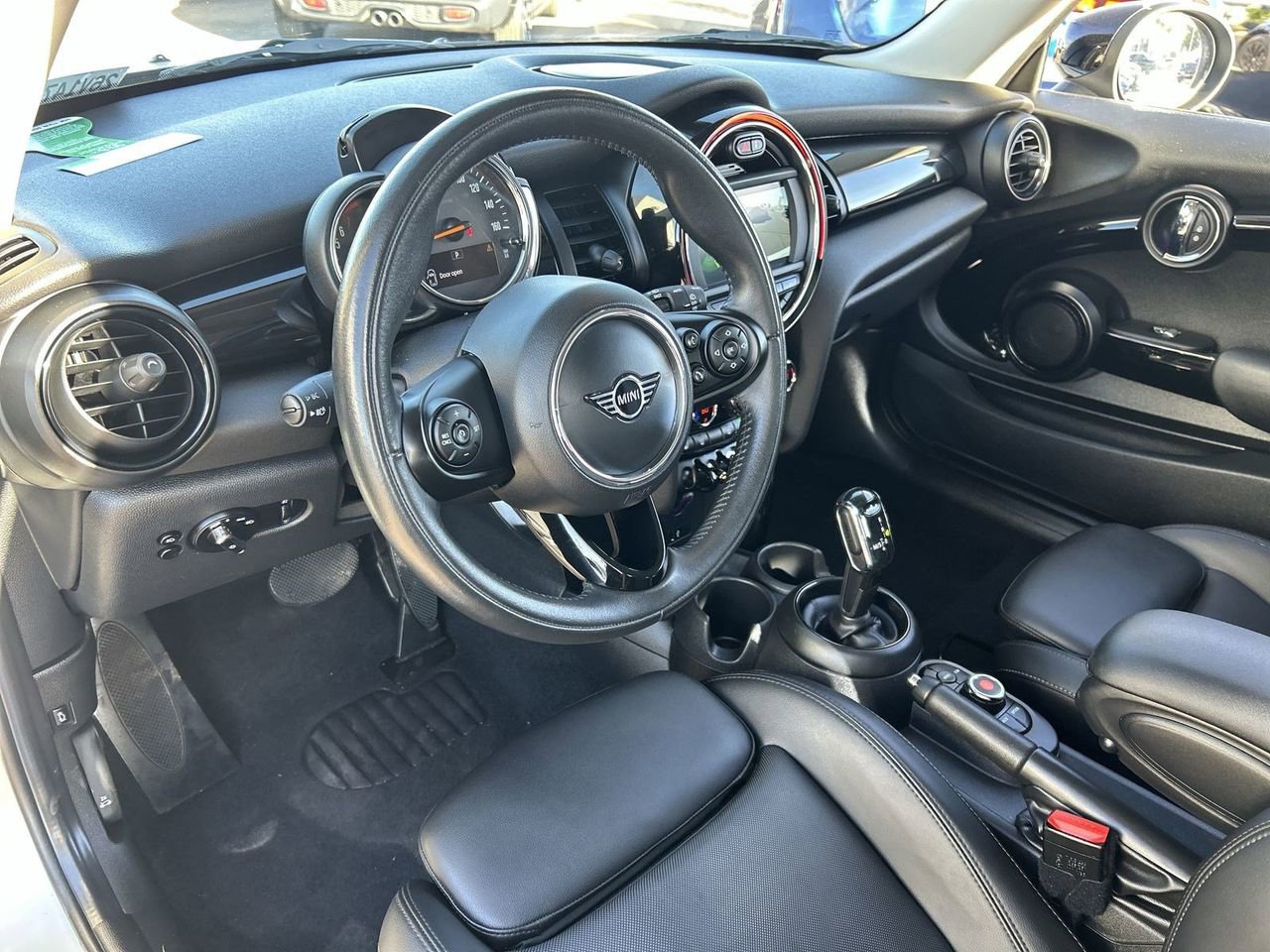 Used 2021 MINI Cooper 2-Door Hardtop image 14