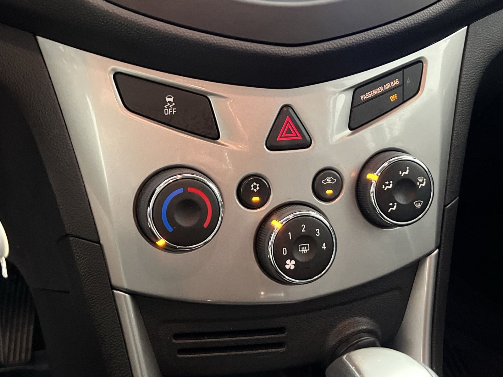 Used 2015 Chevrolet Trax LT FWD image 22