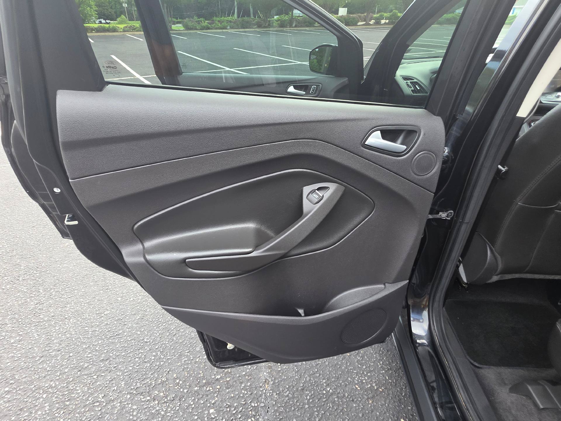 Used 2015 Ford Escape SE w/ Equipment Group 201A AWD/4WD image 14