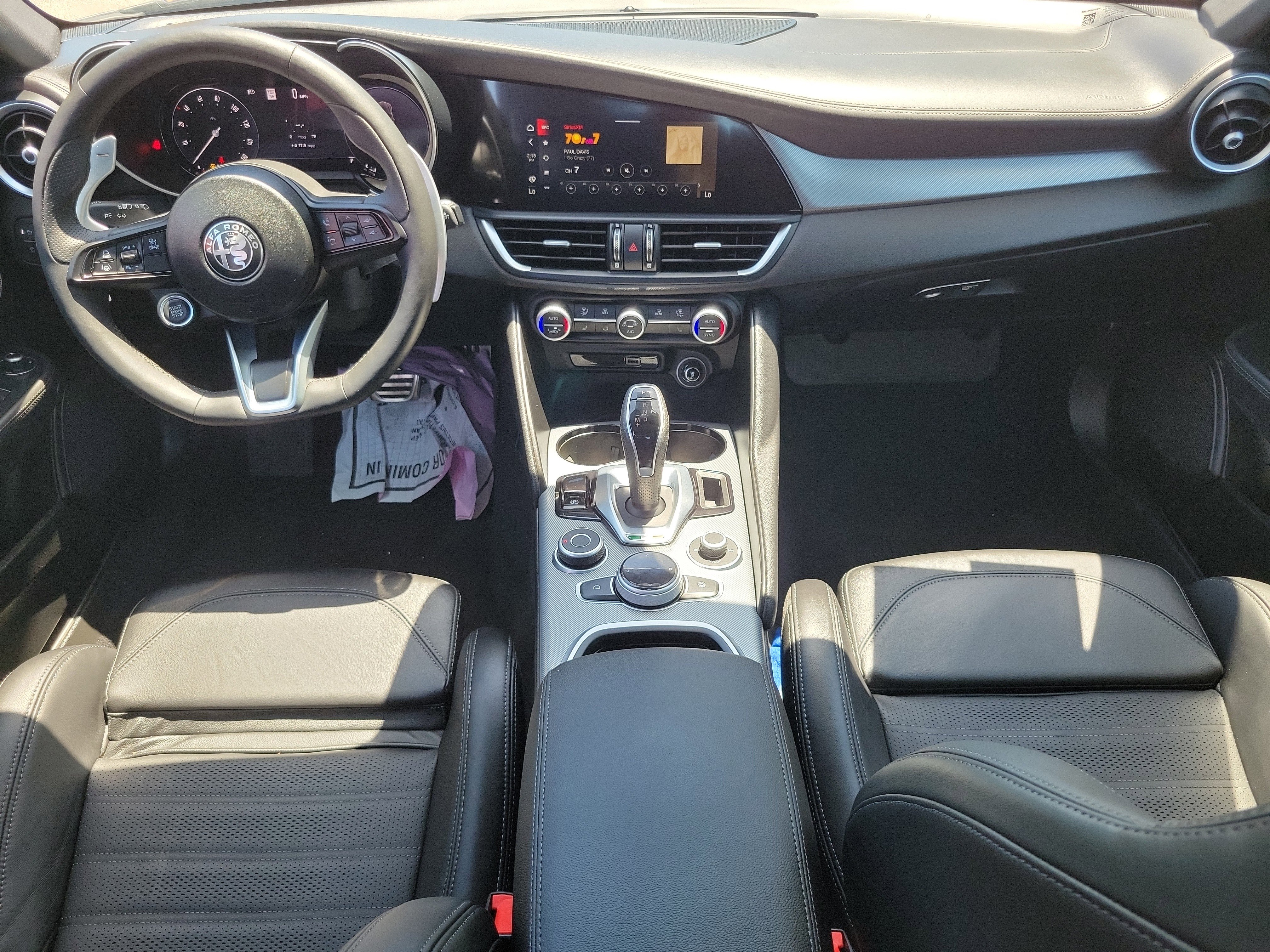 Used 2024 Alfa Romeo Giulia Veloce RWD image 11