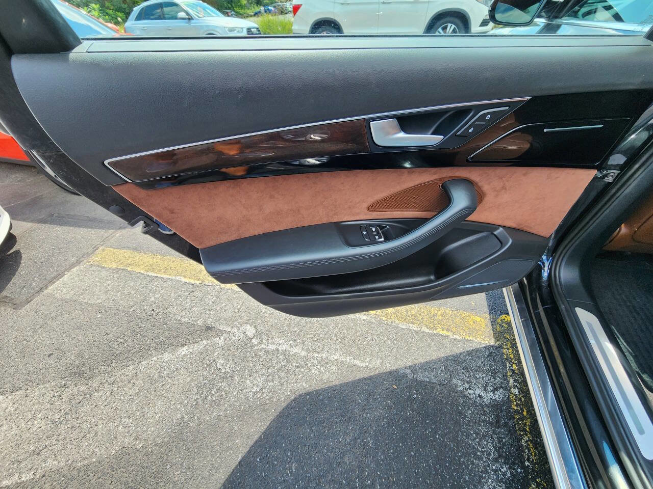 Used 2014 Audi A8 L 3.0T w/ Premium Package image 27