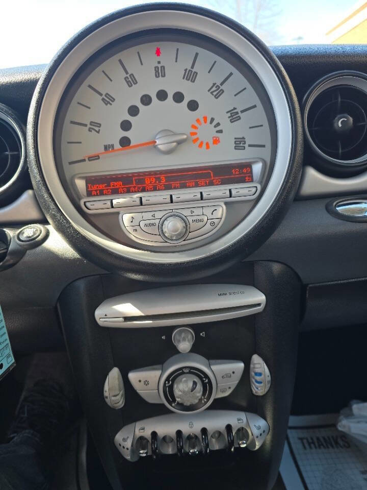 Used 2010 MINI Cooper Hardtop image 18