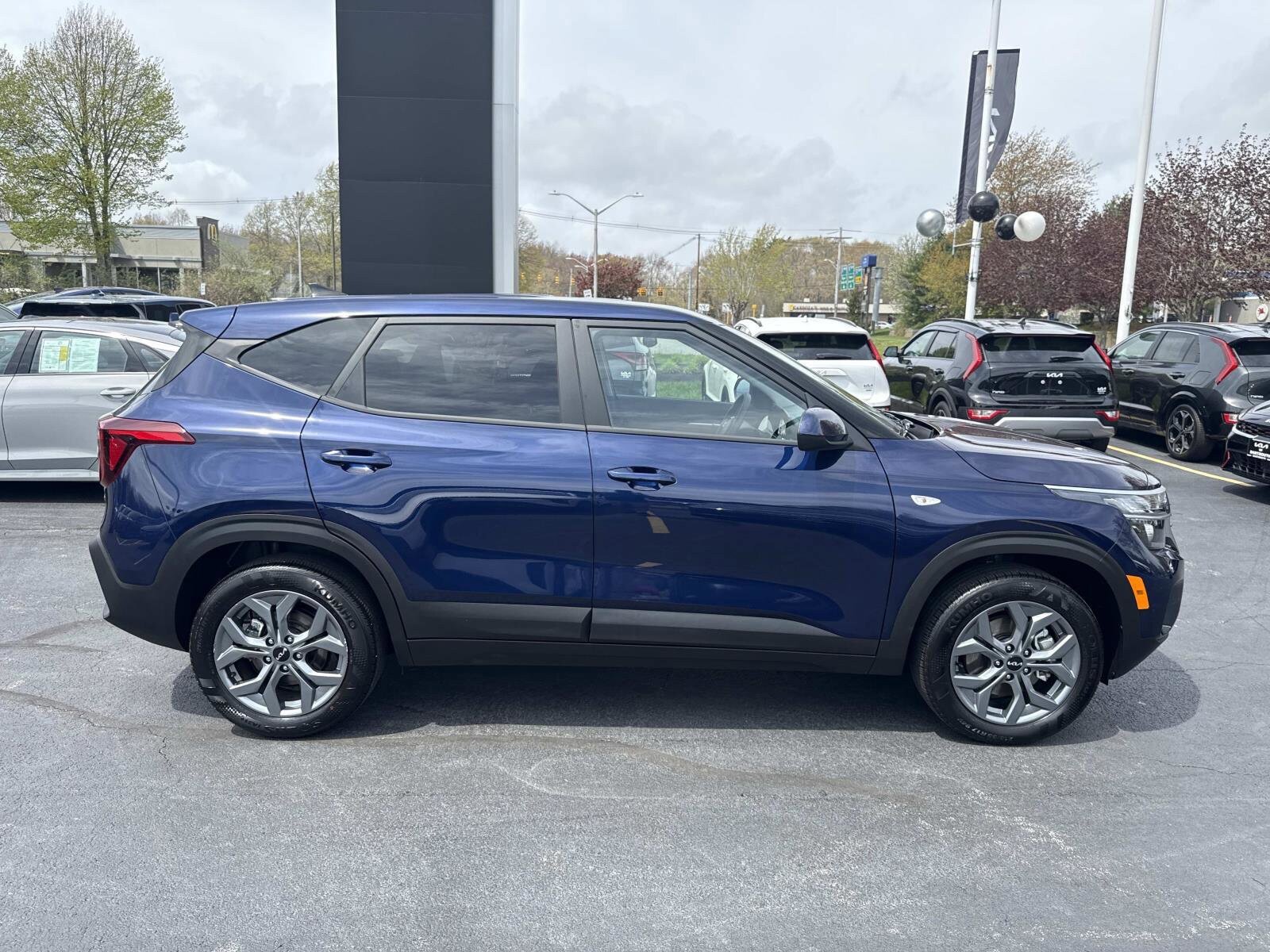 Used 2026 Kia Seltos LX AWD/4WD image 9