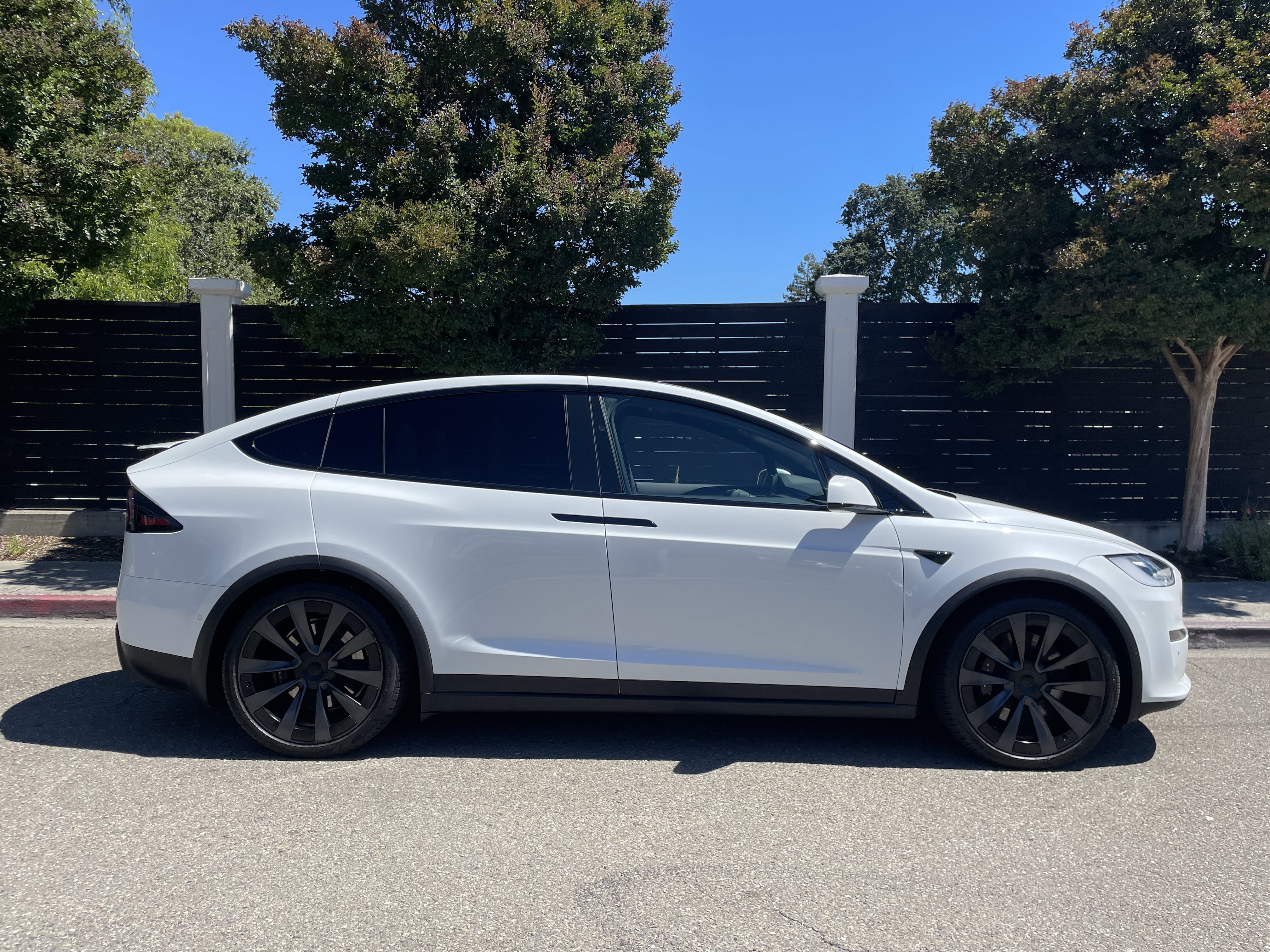 Used 2022 Tesla Model X AWD/4WD image 2